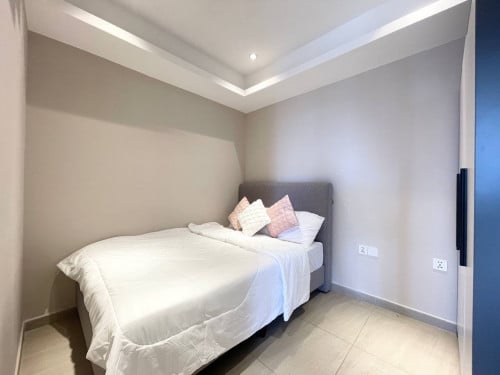 Urgent sell 2Bedroom  condo Time Square 3