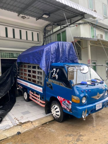 ឡានជួលដឹកអីវ៉ាន់