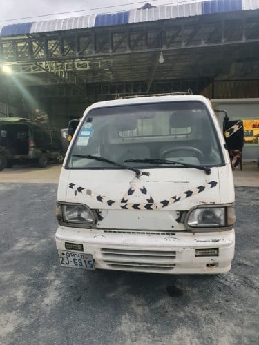 កូនឡានលក់មានពីគ្រឿង