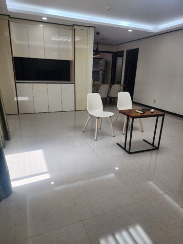 더캐슬 3베드룸 임대 합니다 깨끗하고 조용한 집입니다