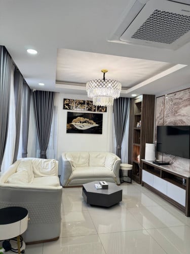 វីឡាឃ្វីន​ B សម្រាប់​ជួល | Queen B for rent (បុរីជីបម៉ុង ផាកលែន៥០ម៉ែត្រ​)