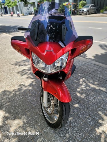 ម៉ូតូHonda ST1300ccមានផ្លាកលេខកាតគ្រីត្រឹមត្រូវឈ្មោះម្ចាស់ដើមលក់តម្លៃចចារបាន 本田ST1300cc摩托车有正确证件柬埔寨首主