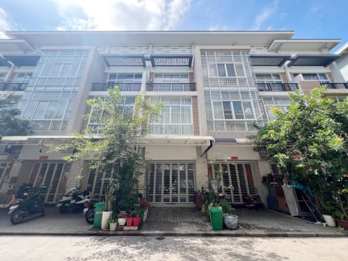 ផ្ទះអាជីវកម្មសម្រាប់លក់ នៅបុរីប៉េងហួត បឹងស្នោរ | Shophouse for sale at Borey Peng Huoth Boeung Snor