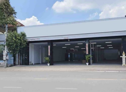 ⚡️សេងឃ្លាំងលក់រថយន្ត ⛳ មហាវិថីព្រះមុនីវង្ស ជាប់សាលាក្រុងភ្នំពេញ