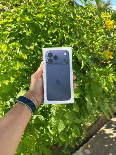 iPhone 17 pro max LL/A Deep Blue 1T