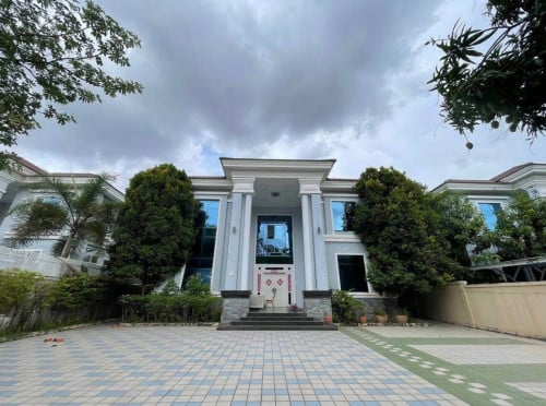 Single Villa for rent at borey Angkor Phnompenh