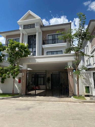 Twin A Villa For Sale In Borey Penghout Boeung Snor