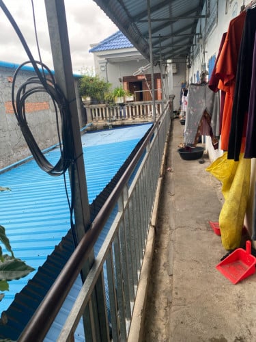 ផ្ទះលក់បន្តាន់មានបន្ទប់ជួល