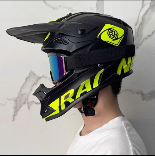 មួកក្រោះ ឫ មួកត្រៃ