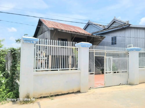 ដីនិងផ្ទះជាប់ទន្លេលក់