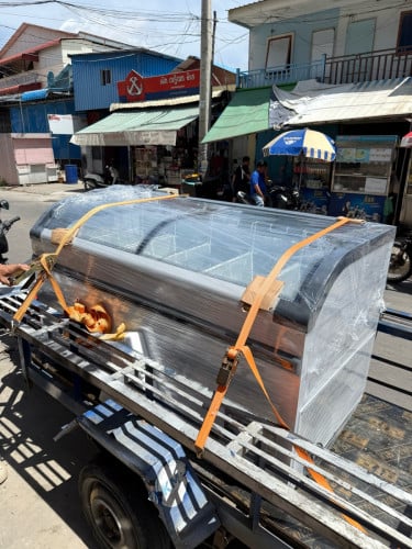 ទូកកសុតកញ្ចក់ហូត បណ្តោយ 1.50m ថ្មីកេស