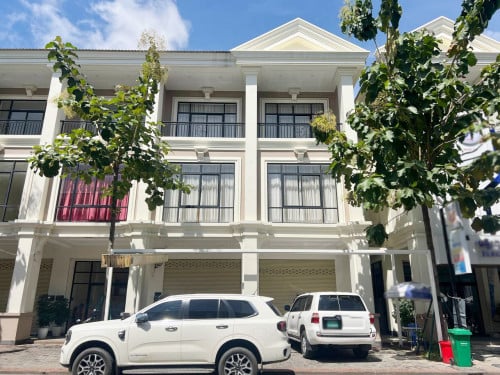 ផ្ទះអាជីវកម្ម 2ល្វែងសម្រាប់ជួលនៅបុរីប៉េងហួត បឹងស្នោរ | 2Shophouse for rent at Borey Peng Huoth BSN