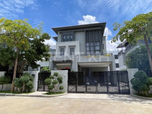 7Bedroom Single villa for rent
