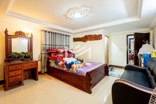 Residential Property For Sale – 4 Bedroom Flat House