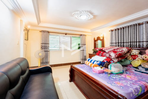 Residential Property For Sale – 4 Bedroom Flat House