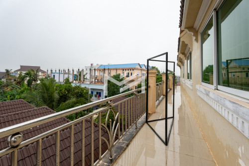 Residential Property For Sale – 4 Bedroom Flat House