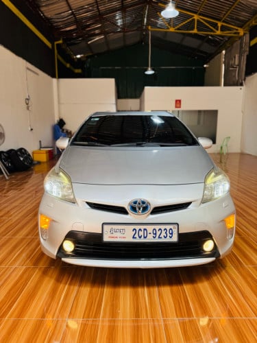 Toyota Prius Option5 Advanced Technology 2012