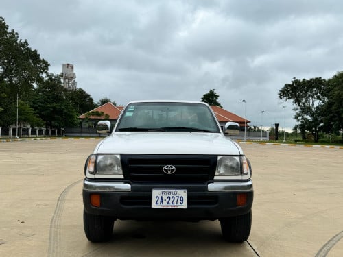 Toyota Tacoma ឆ្នាំ 1999 ម្ញែត MV ឡានមូល អត់បុក អត់ប៉ះ