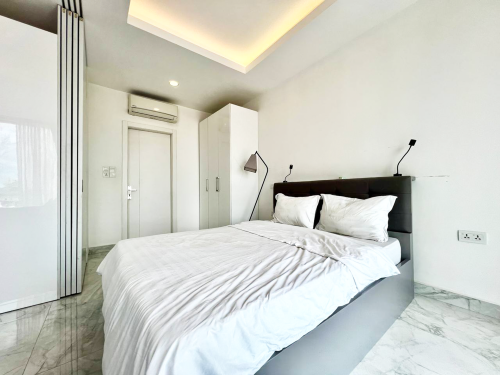 Unit 1 Bedroom Condo for Sale at J Tower 1