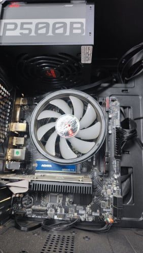 មានលក់ កំព្យូទ័រ