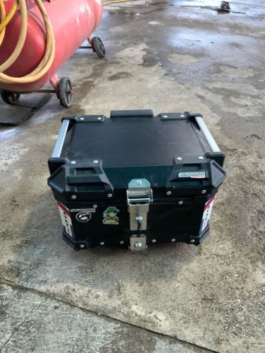 ធុងដាក់ម៉ូតូ