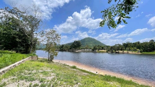 កំពូលទេសភាព(ព្រែកទឹកឈូ)