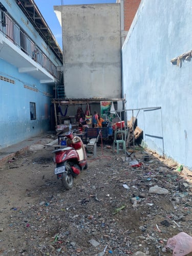 ដីលក់នៅចោមចៅ