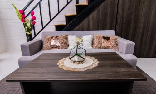 ផ្ទះលក់ ជិតប្រលានថ្មី