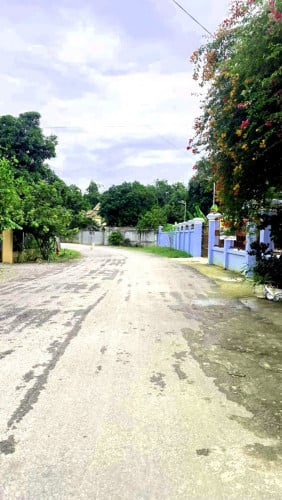 ដីលក់ក្នុងសង្កាត់វត្តគរ ទីតាំងចំងាយពីស្ពានវត្តគរ 800m☎010843466/092843466