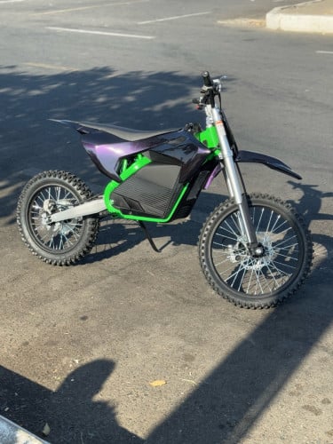 ម៉ូតូអគ្គិសនី HYPER V1