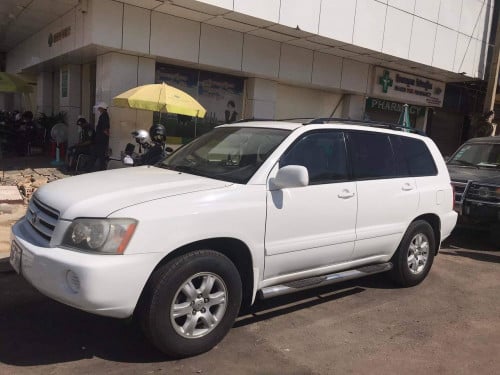 រថយន្តសម្រាប់ជួល Toyota Highlander  Daily, Weekly, Monthly, Yearly