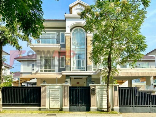 🏡7 Bedrooms Villa available for rent in Borey Peng Boeng Snor (WH)