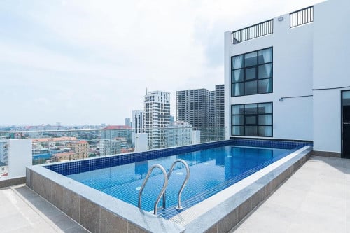 2 bedrooms apartment with gym and pool for rent in Toul Tompung