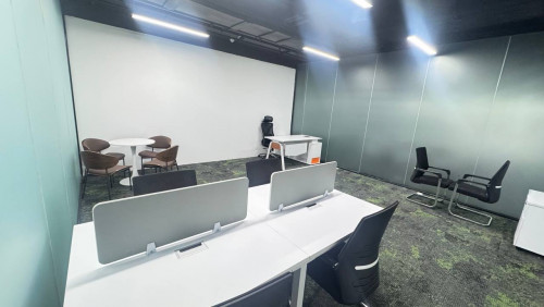 Co Working Office Space in High-end Tower in Koh Pich