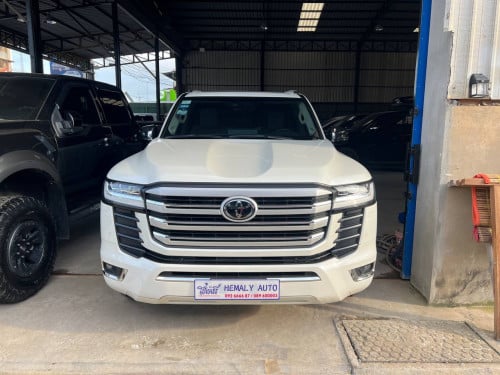 Land Cruiser VX-R 2022 Full options Arab DVD កៅអីអូតូ