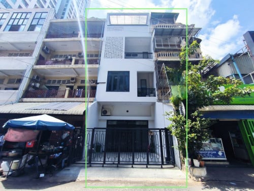 Nice Decorated House for Sale in BKK1- Prime Location