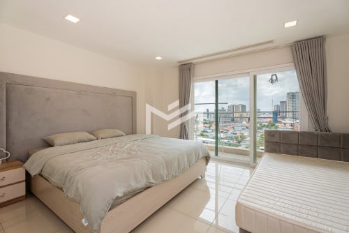 Noblesse Residence 4 bedroom For Sale -15th Floor