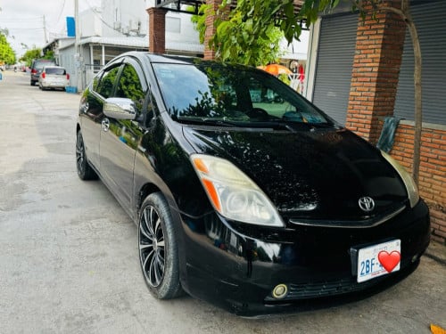 Prius 06 Full Option ចរចារ