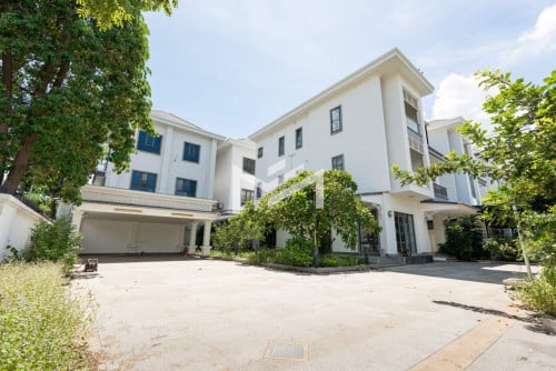 6 Bedrooms Villa for RENT near Hun Sen Blvd and ISPP School