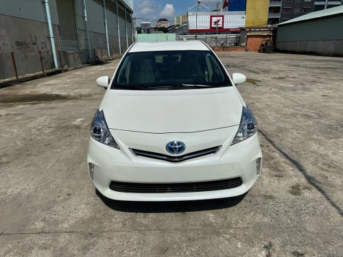 Prius V 2012 Option-3