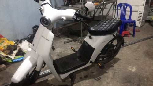 កង់អាកុយប្រទេសជប៉ុន