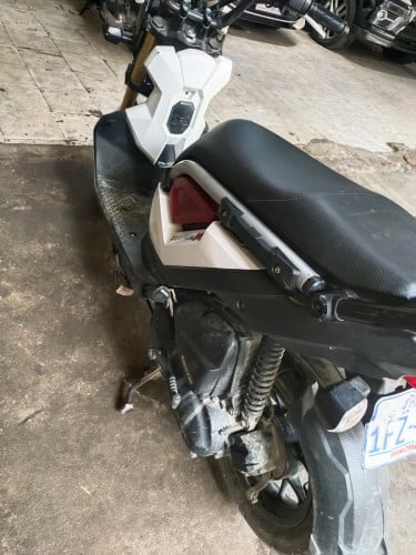 ម៉ូតូលក់