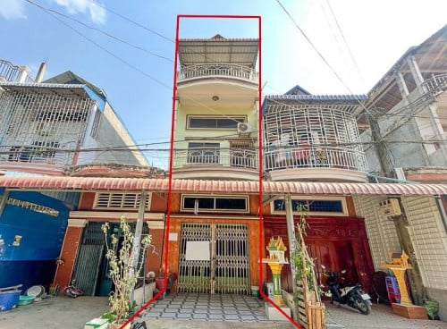 ផ្ទះលក់បន្ទាន់​ ម្ចាស់កុនលុយ