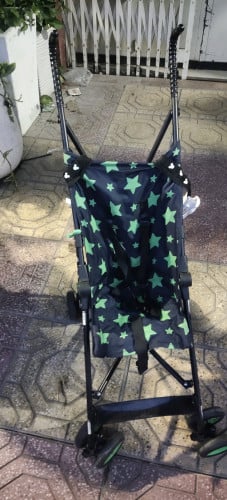 រទេះក្មេងមួយទឹកមកពីជប៉ុនតម្លៃធូរថ្លៃ