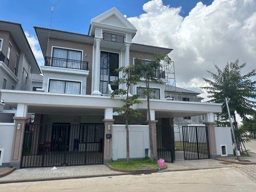 វីឡាភ្លោះA Eco Romance 289,000$(ចរចា)