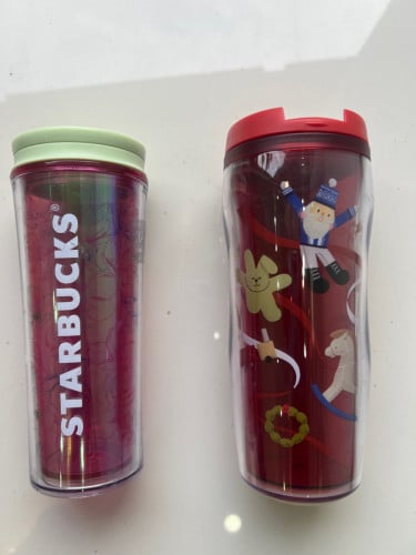 ដបទឹក​ម៉ាក​ ស្តារបាស​ គុណភាព​ល្អ​ របស់ចំ​នៅមិនទាន់ប្រេីStarbucks Christmas Holiday