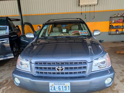 ឡានលក់ ម៉ាក Toyota 2002ប៉ុង២ full limiteted