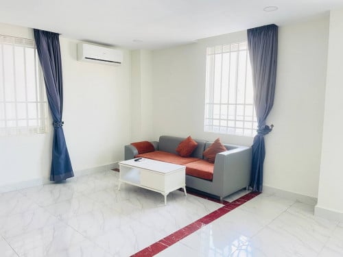 Cozy 1-Bedroom | Near Russain Market