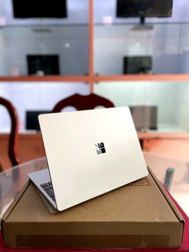 Microsoft surface laptop Go 3  I5  12th  8G/256G