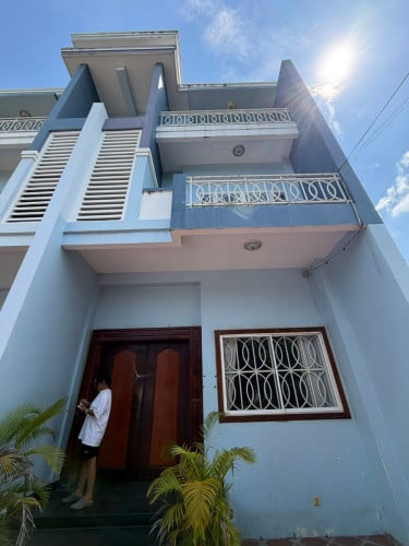 ផ្ទះប្រកបអាជីវកម្មបាន (នៅបាត់ដំបង ជិតមាត់ស្ទឹង)